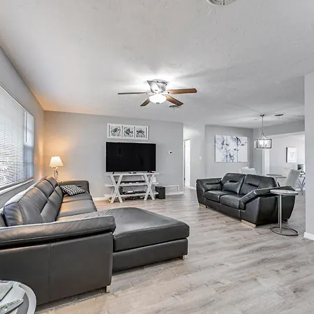 Cozy Venice Hideaway About 3 Mi To Beach And Downtown!